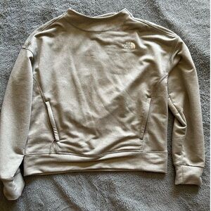 North face pullover